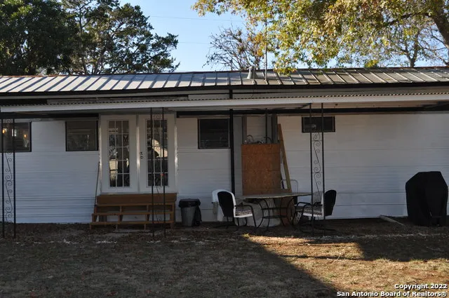 679 FAURIE RD Lakehills, TX 78063