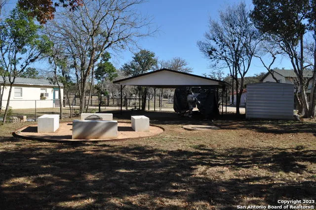679 FAURIE RD Lakehills, TX 78063