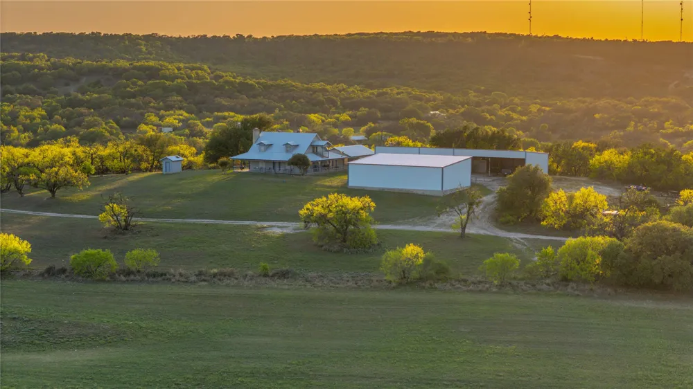 1952 FM 1689 Comanche, TX 76442