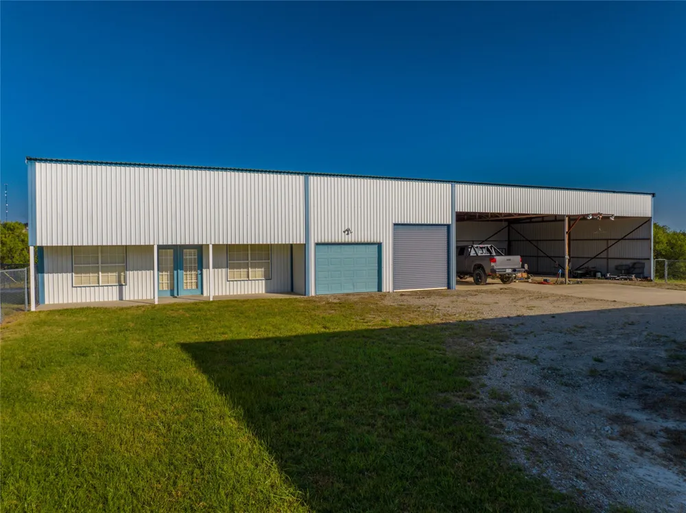 1952 FM 1689 Comanche, TX 76442