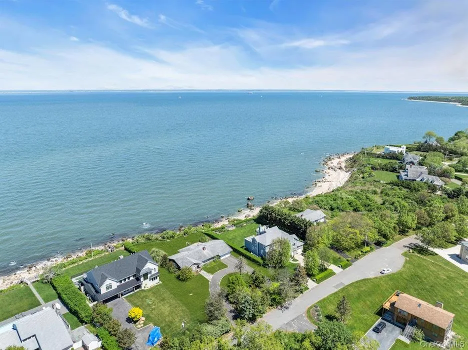 2100 Sound Drive Greenport, NY 11944