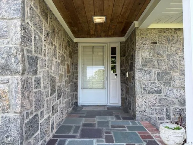 2100 Sound Drive Greenport, NY 11944