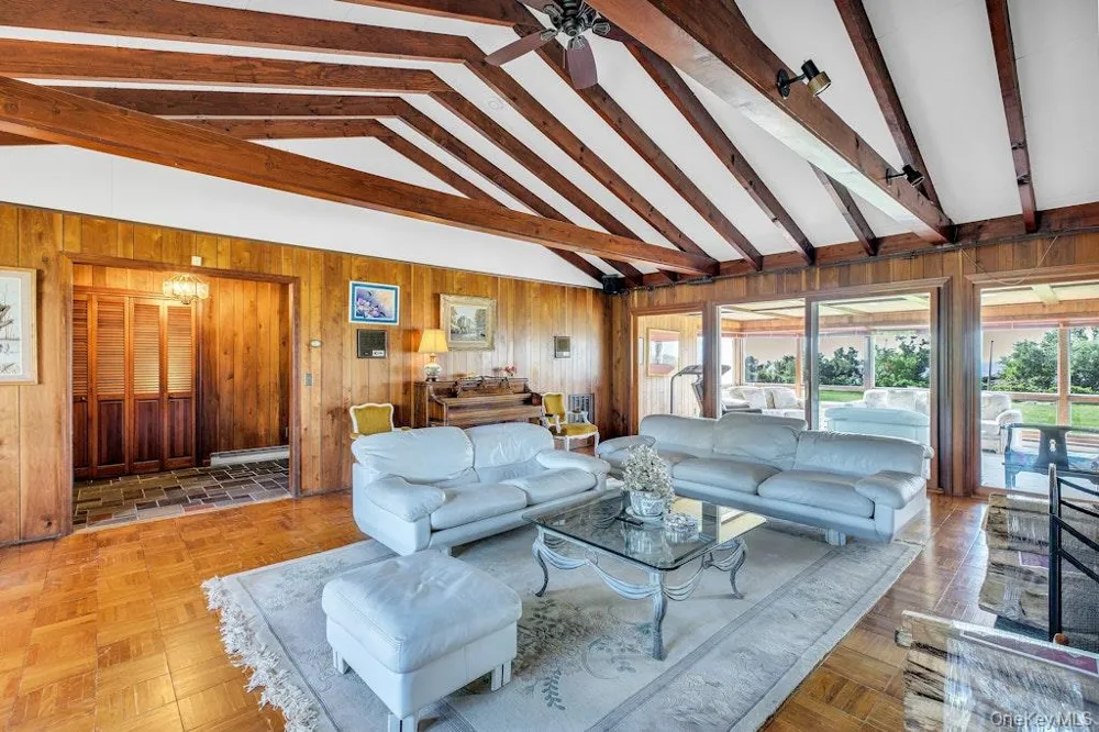 2100 Sound Drive Greenport, NY 11944