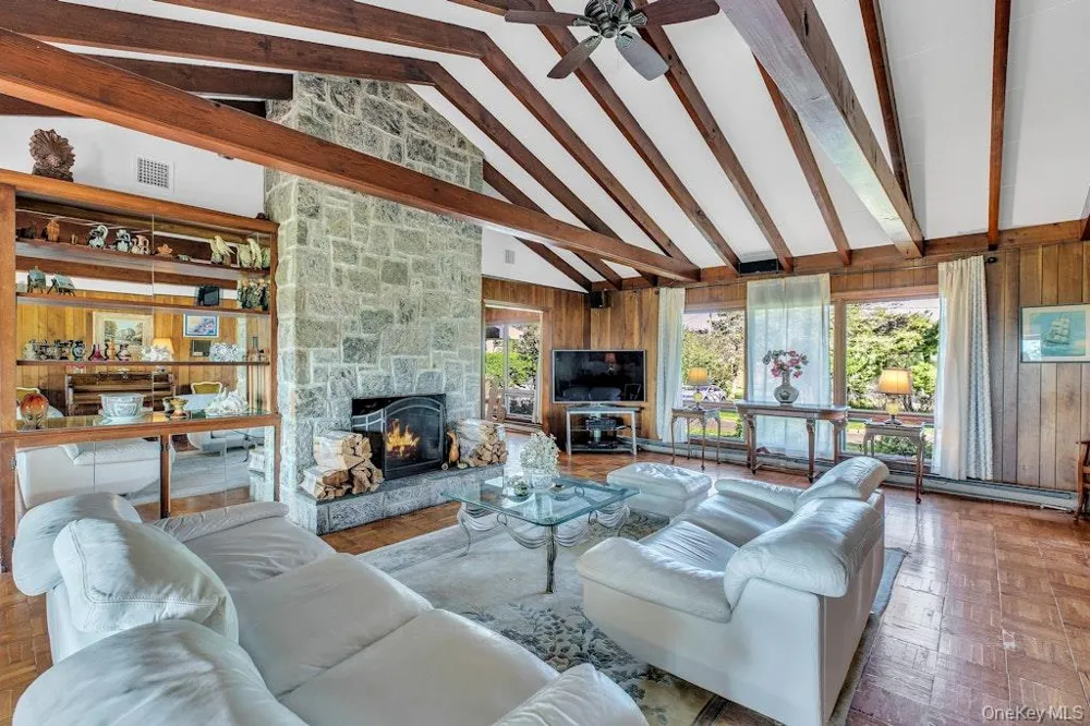 2100 Sound Drive Greenport, NY 11944