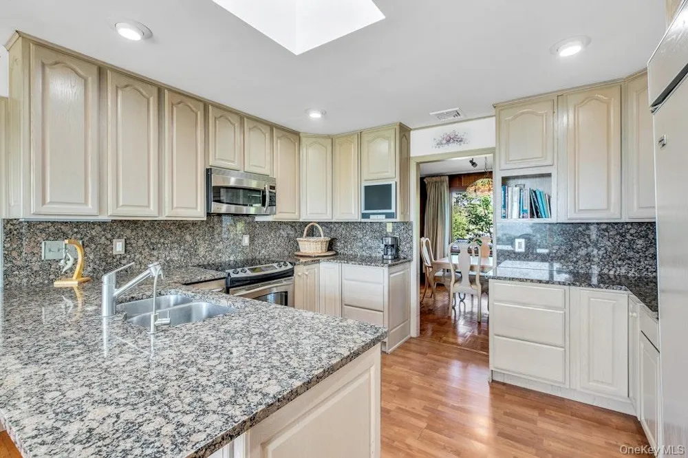 2100 Sound Drive Greenport, NY 11944