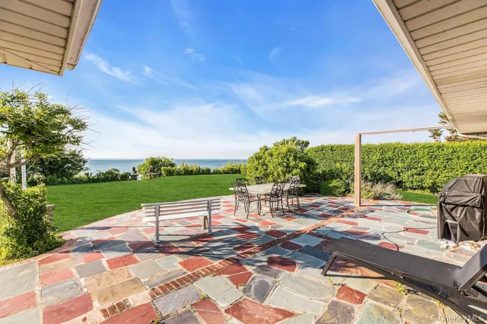 2100 Sound Drive Greenport, NY 11944
