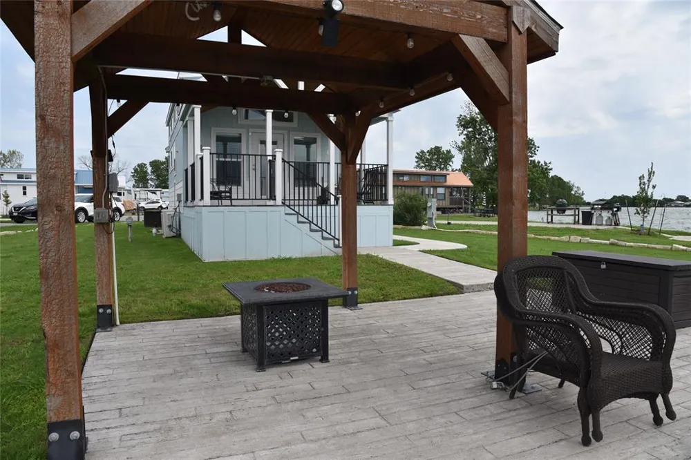 6465 Peninsula Road Kerens, TX 75144