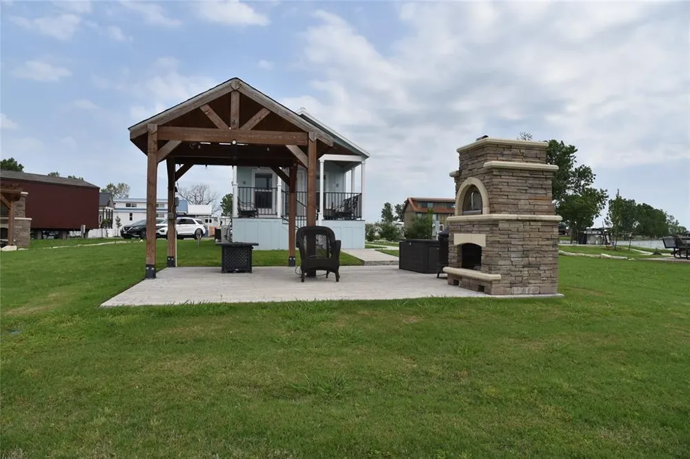 6465 Peninsula Road Kerens, TX 75144