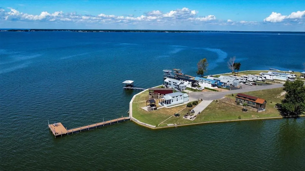 6465 Peninsula Road Kerens, TX 75144