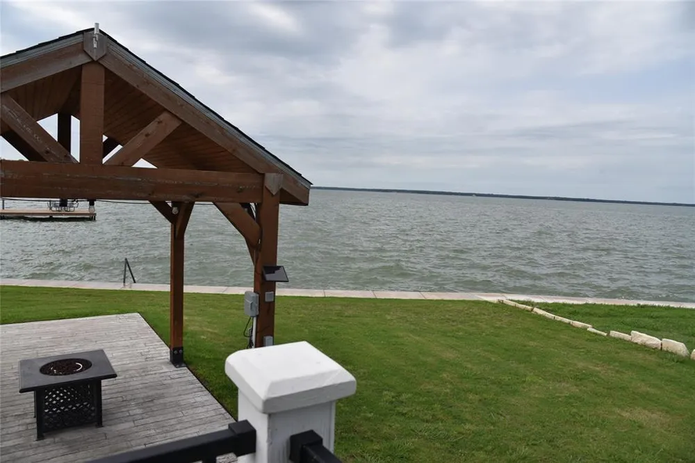 6465 Peninsula Road Kerens, TX 75144