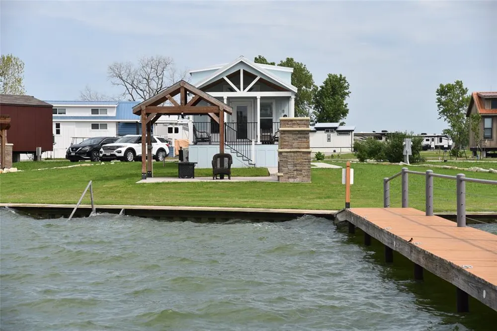 6465 Peninsula Road Kerens, TX 75144