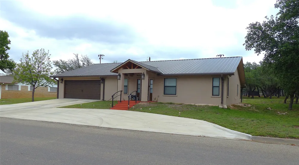 125 Parkview Brady, TX 76825