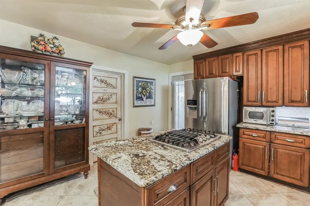 203 W Commerce St San Saba, TX 76877