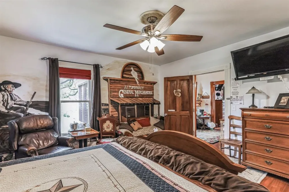 203 W Commerce St San Saba, TX 76877
