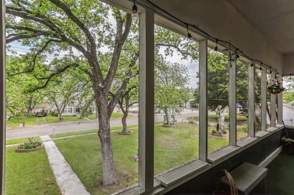 203 W Commerce St San Saba, TX 76877