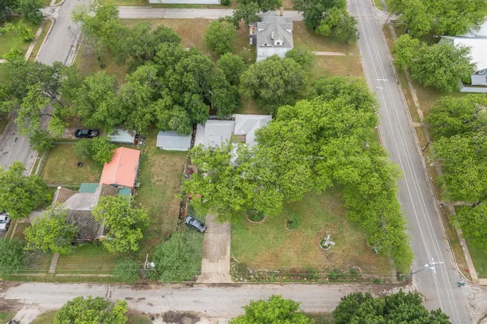 203 W Commerce St San Saba, TX 76877
