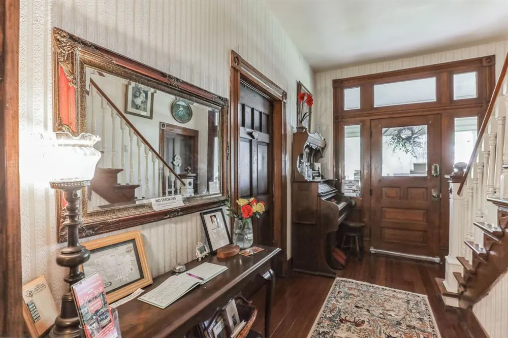 203 W Commerce St San Saba, TX 76877