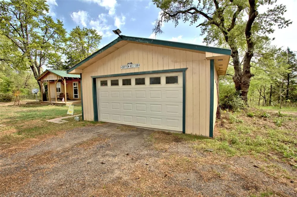 998 County Road 311 Tyler, TX 75706