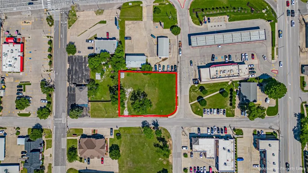 124 Anderson Street Burleson, TX 76028