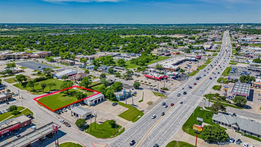 124 Anderson Street Burleson, TX 76028