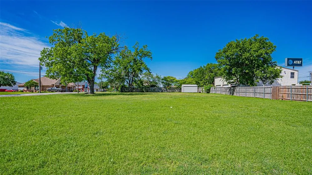 124 Anderson Street Burleson, TX 76028