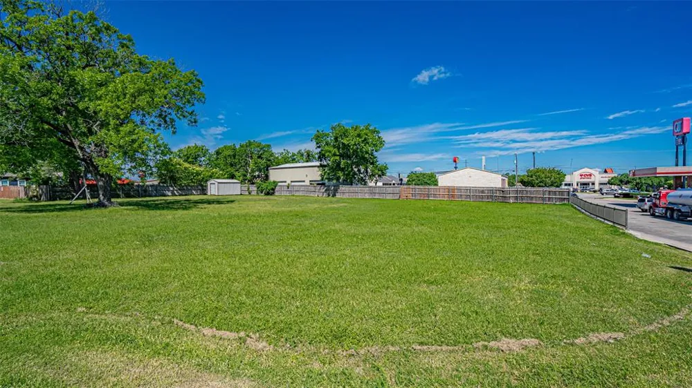 124 Anderson Street Burleson, TX 76028