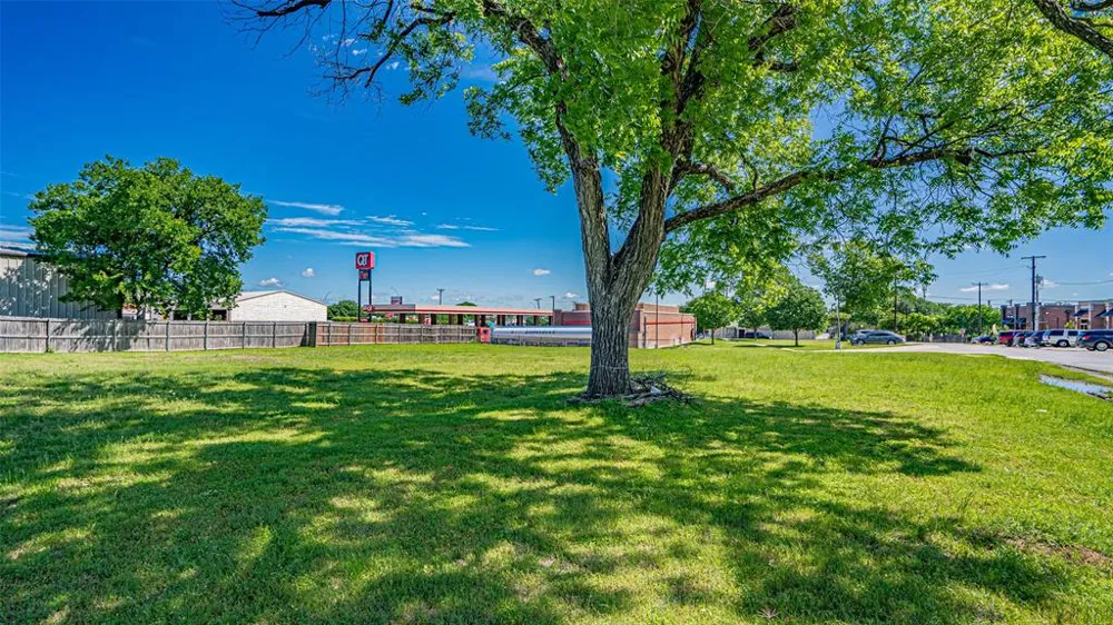 124 Anderson Street Burleson, TX 76028