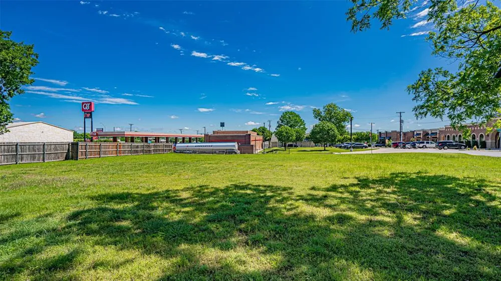 124 Anderson Street Burleson, TX 76028