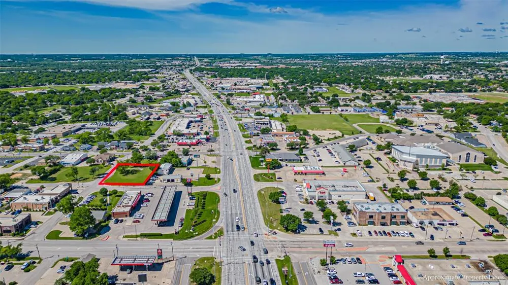 124 Anderson Street Burleson, TX 76028