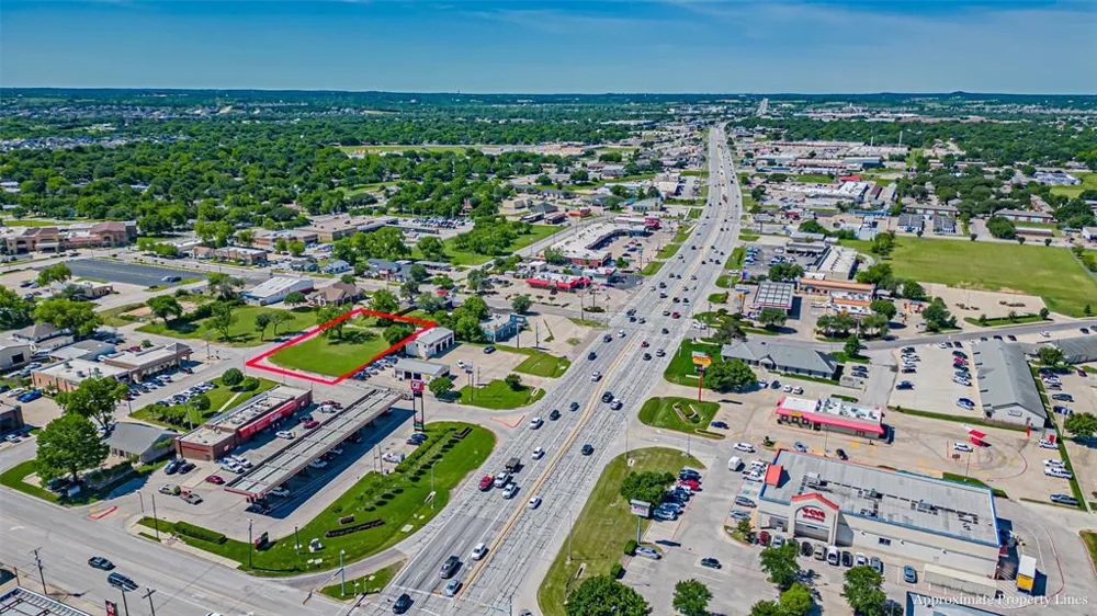 124 Anderson Street Burleson, TX 76028