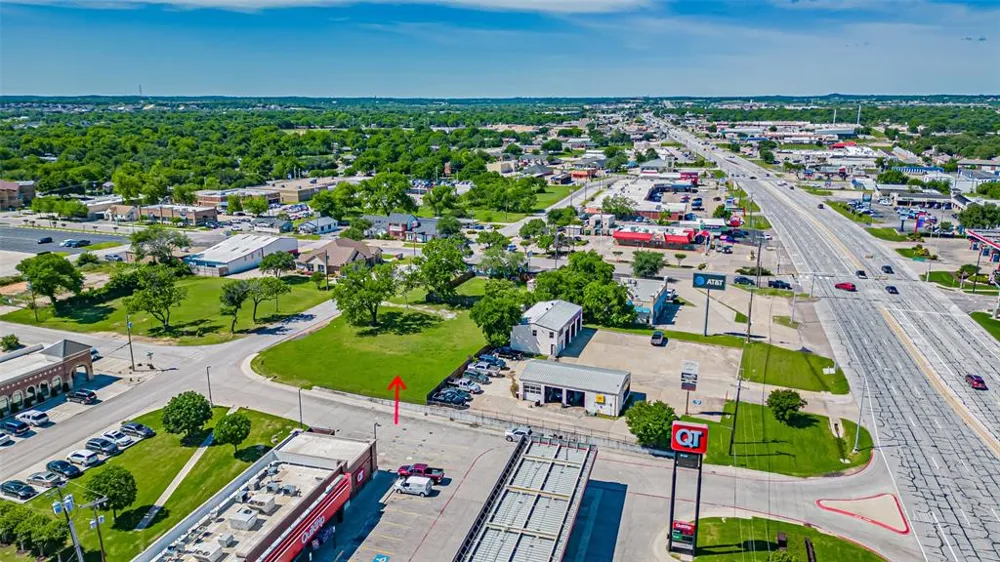 124 Anderson Street Burleson, TX 76028