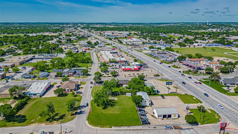 124 Anderson Street Burleson, TX 76028