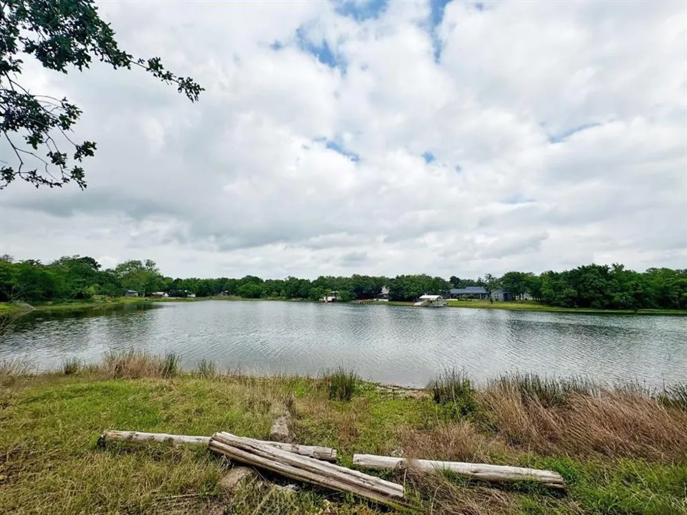 106 Caddo Smithville, TX 78957