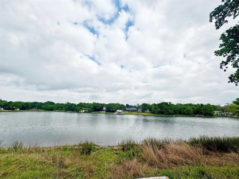106 Caddo Smithville, TX 78957