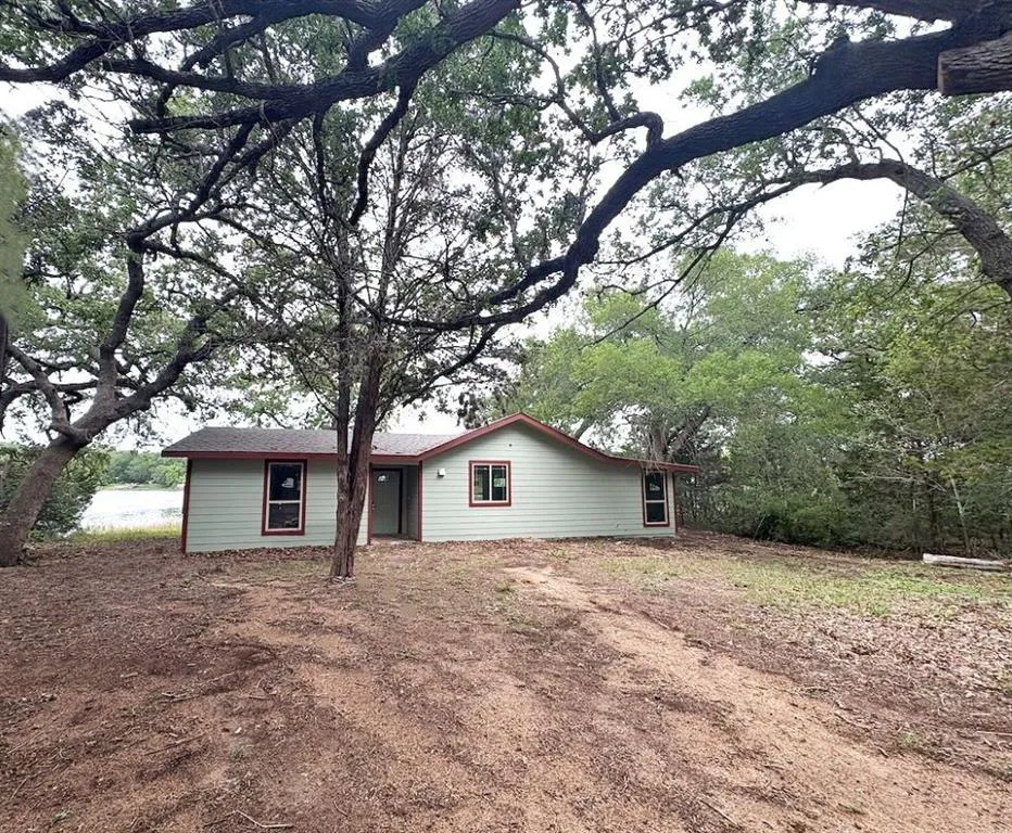 106 Caddo Smithville, TX 78957