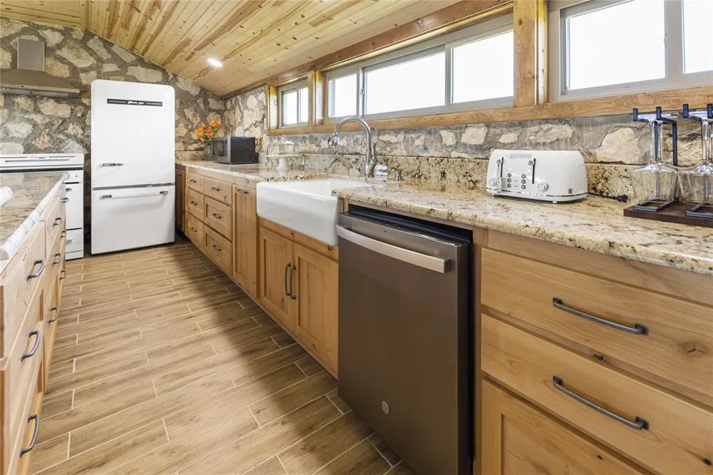 725 County Road 520 Evant, TX 76525