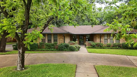 1305 Cliff Drive