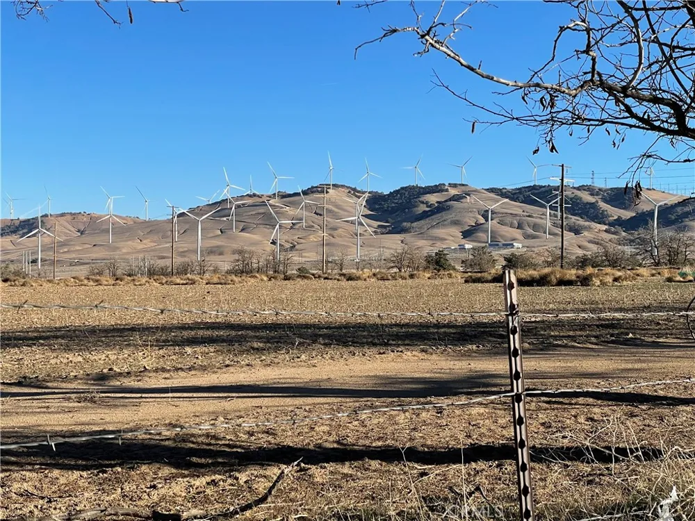 20028 Tehachapi Willow Springs Rd Tehachapi, CA 93561