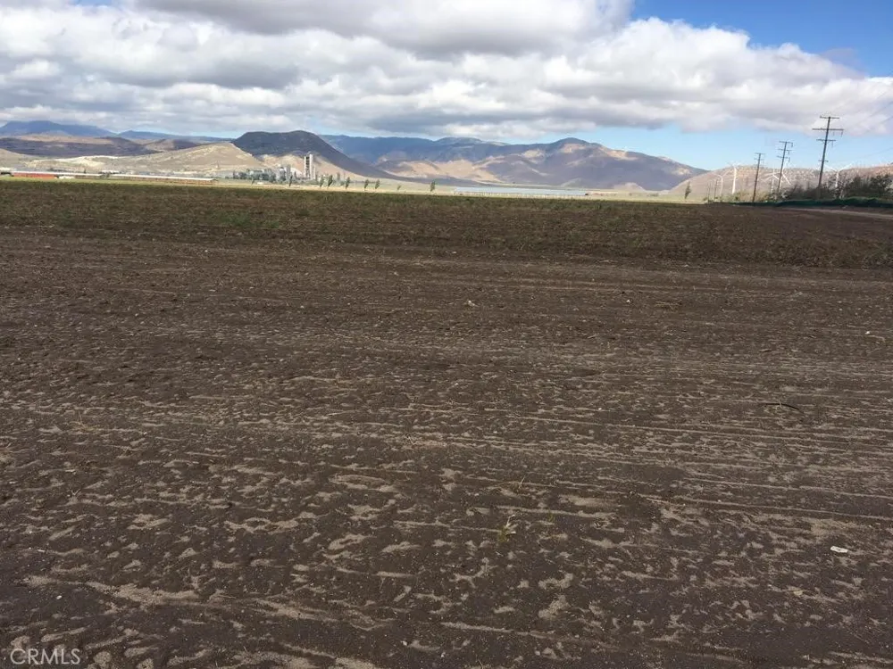 20028 Tehachapi Willow Springs Rd Tehachapi, CA 93561