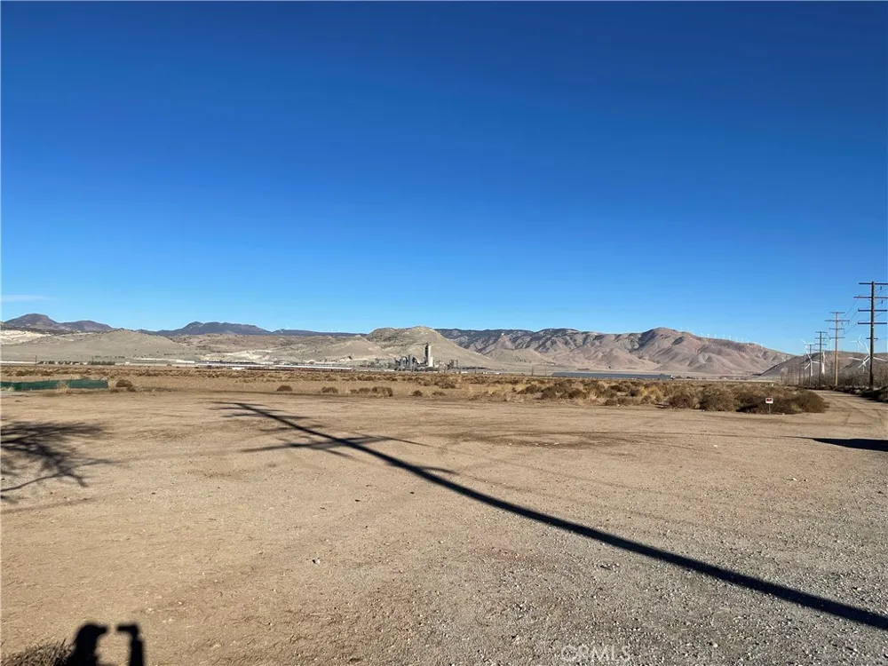20028 Tehachapi Willow Springs Rd Tehachapi, CA 93561
