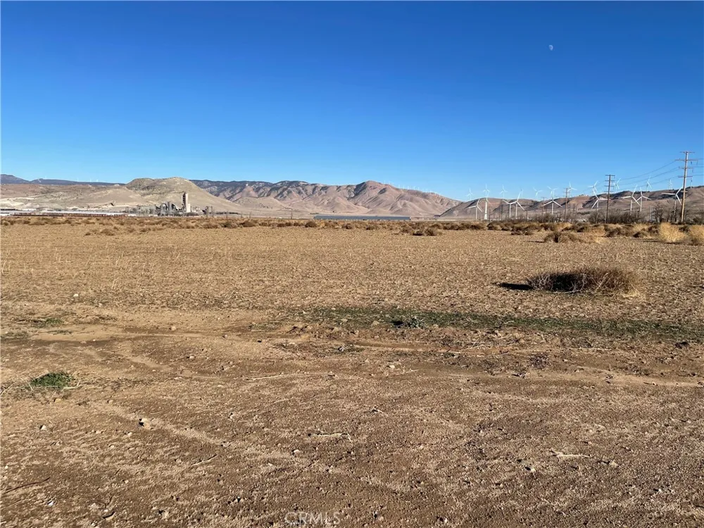 20028 Tehachapi Willow Springs Rd Tehachapi, CA 93561
