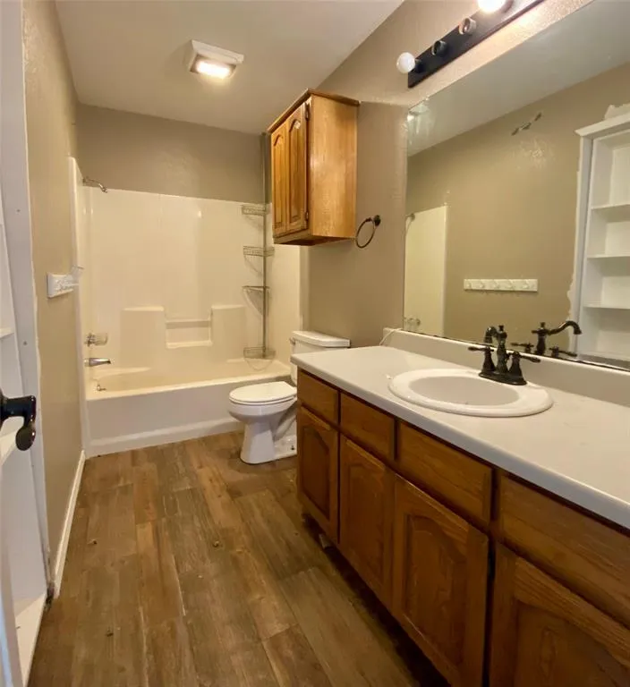 218 County Road 2992 Windom, TX 75492