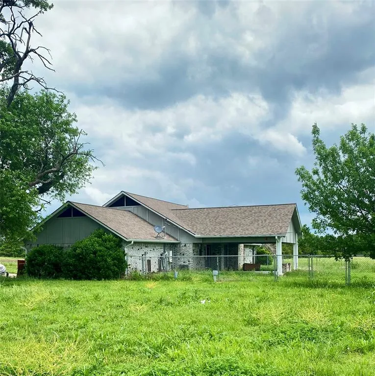 218 County Road 2992 Windom, TX 75492