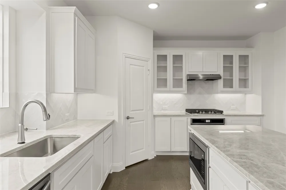 12710 Meadow Glen Rowlett, TX 75089