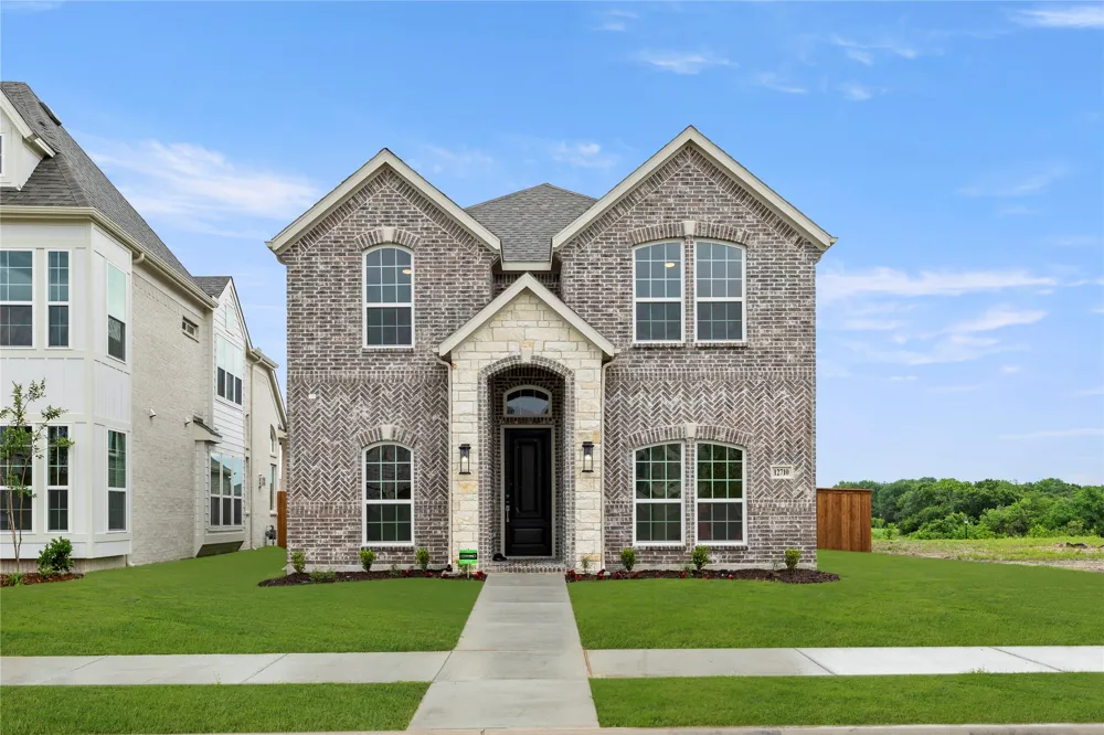 12710 Meadow Glen Rowlett, TX 75089