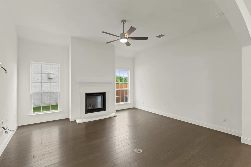 12710 Meadow Glen Rowlett, TX 75089