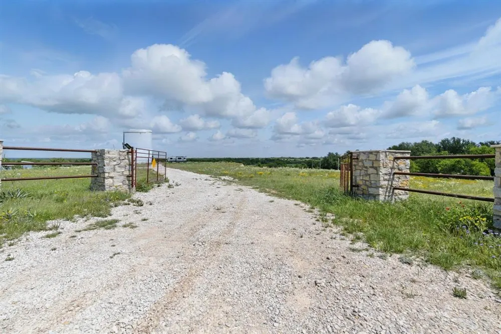 1613 County Road 440 De Leon, TX 76444