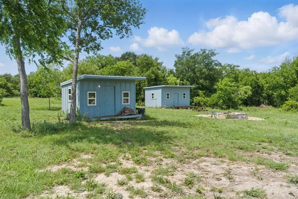 1613 County Road 440 De Leon, TX 76444