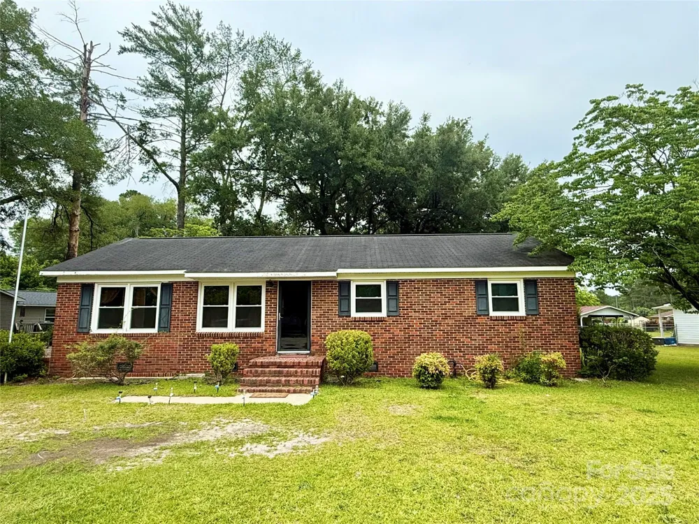 101 Windsor Drive Cheraw, SC 29520