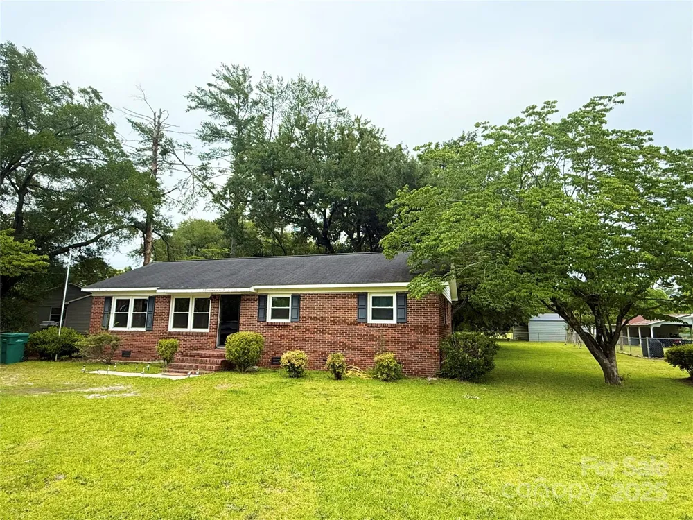 101 Windsor Drive Cheraw, SC 29520